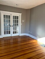 15 Clarence St, Unit 3 in Everett, MA - Building Photo