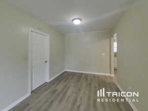 8419 Stillbrook Ave in Tampa, FL - Foto de edificio - Building Photo