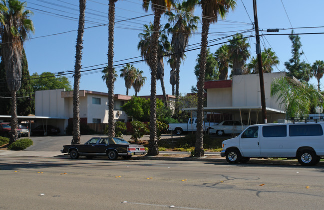 1013-1025 S Magnolia Ave in El Cajon, CA - Building Photo - Building Photo