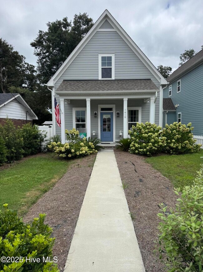 1010 N Caswell Ave in Southport, NC - Building Photo - Building Photo