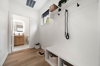 The Sylvan in the Woodlands in The Woodlands, TX - Foto de edificio - Building Photo