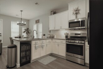 121 Rd 51021 in Cleveland, TX - Building Photo - Building Photo