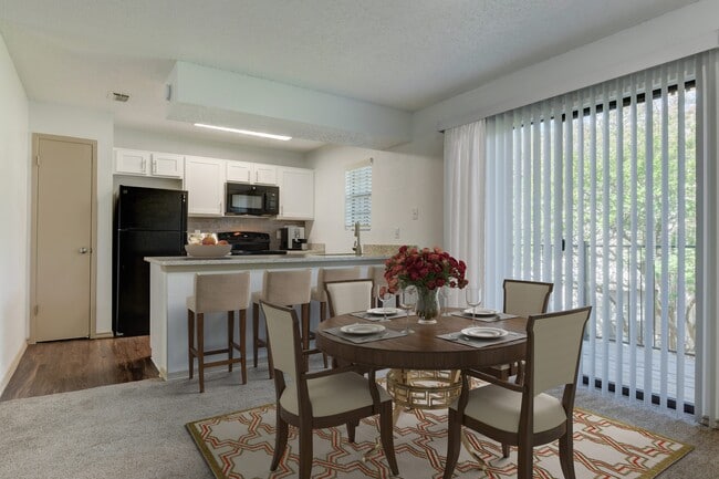 Seraphina Castle Hills in San Antonio, TX - Building Photo - Building Photo