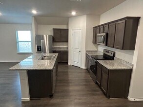 3061 Stratford Wy in Heartland, TX - Building Photo - Building Photo