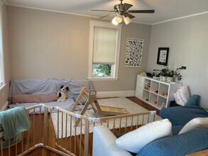 43 Pequossette St, Unit 1 in Watertown, MA - Foto de edificio - Building Photo