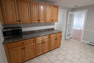 21 Essex St, Unit 1 in Saugus, MA - Building Photo - Building Photo