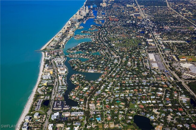 4031 Gulf Shore Blvd N in Naples, FL - Building Photo - Building Photo