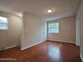 1337 W 23rd St in Jacksonville, FL - Foto de edificio - Building Photo