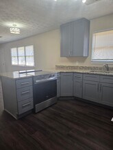 4420 Lynn Dr in Powder Springs, GA - Building Photo - Building Photo