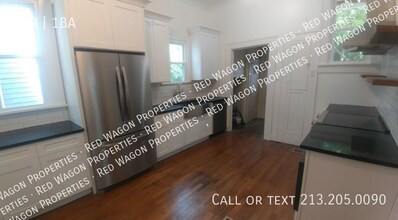 411 W Mistletoe Ave in San Antonio, TX - Building Photo - Building Photo