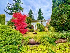 19422 141st Ave SE in Renton, WA - Building Photo