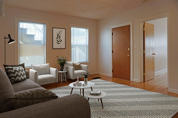 20 Norumbega Ter, Unit 1 in Waltham, MA - Foto de edificio - Building Photo