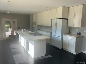 1991 Lakeward Ln in Bloomfield Township, MI - Building Photo - Building Photo