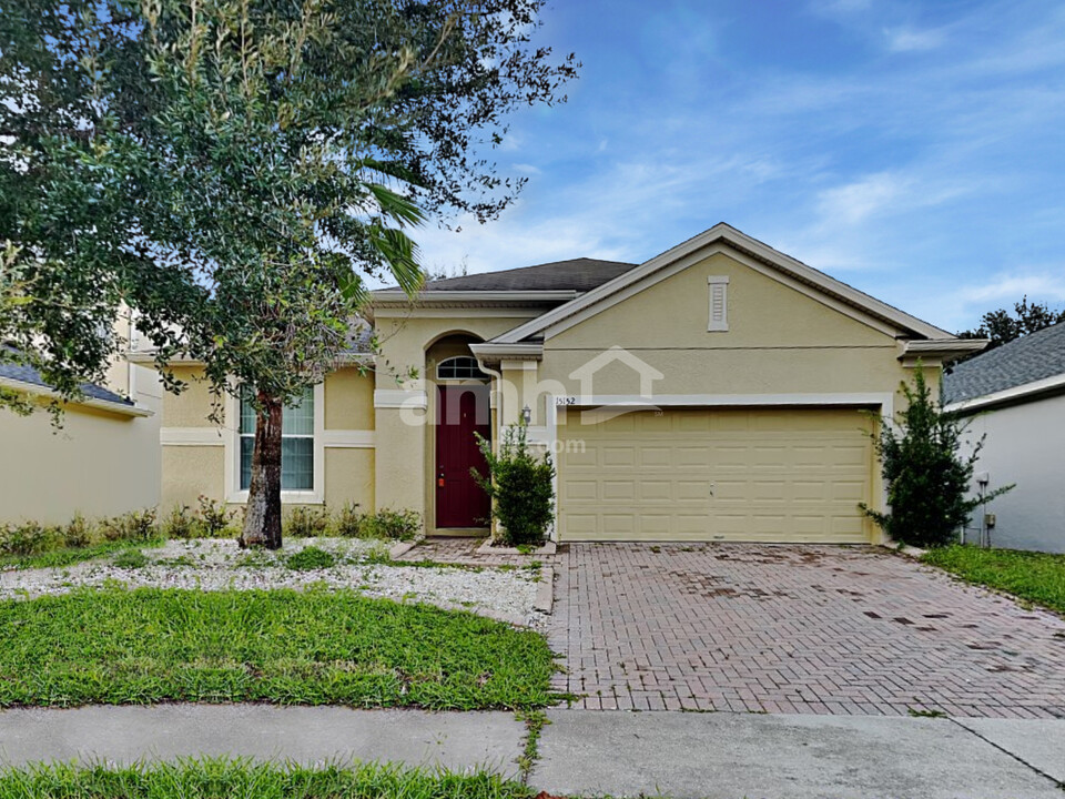 15152 Stonebriar Way in Orlando, FL - Building Photo