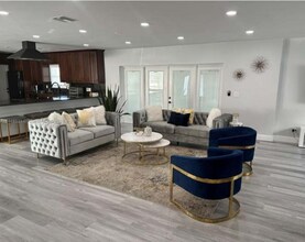 1711 N 50th Ave in Hollywood, FL - Building Photo - Building Photo