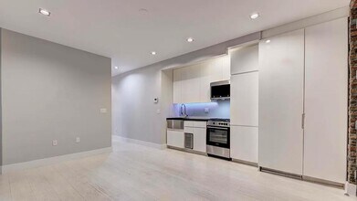 200 Stanton St in New York, NY - Building Photo - Building Photo