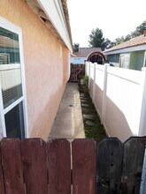 39651 Knollridge Dr in Temecula, CA - Foto de edificio - Building Photo