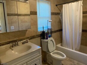 130 Valley View Dr in Rockaway, NJ - Building Photo - Building Photo