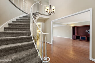349 S Greenway Ave in Thousand Oaks, CA - Building Photo - Building Photo