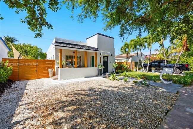 1363 Biarritz Dr in Miami Beach, FL - Building Photo - Building Photo
