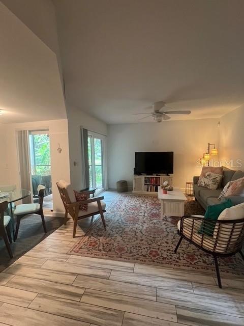 300 S Florida Ave in Tarpon Springs, FL - Building Photo - Building Photo