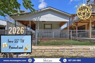 6516 Blue Water Ct in Granbury, TX - Building Photo