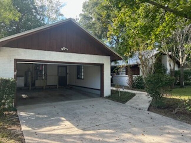 1536 SE 43rd Terrace in Ocala, FL - Building Photo - Building Photo