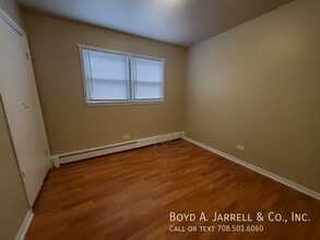 9243 S Stony Island Ave in Chicago, IL - Building Photo - Building Photo