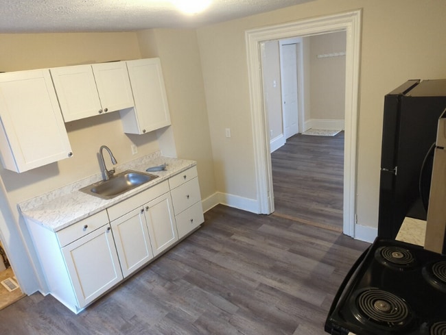 2404 2nd St in Cuyahoga Falls, OH - Building Photo - Building Photo