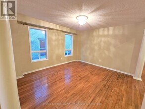 181 Brisdale Dr in Brampton, ON - Building Photo - Building Photo