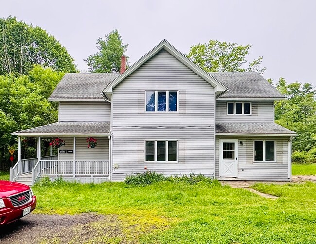 114 Vega St in Jamestown, NY - Building Photo - Building Photo