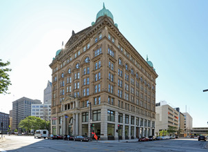 Germania Building in Milwaukee, WI - Foto de edificio - Building Photo