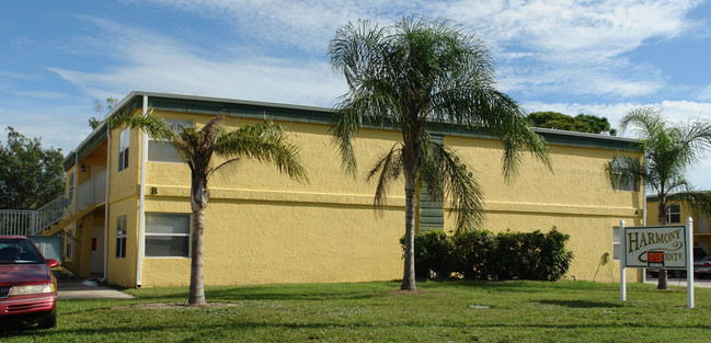 Ixoria Condominiums in Fort Pierce, FL - Building Photo - Building Photo