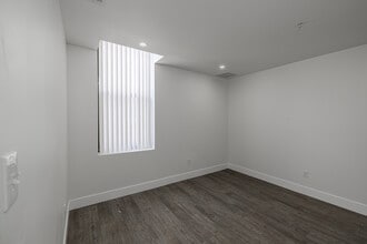 484 Main St in Middletown, CT - Foto de edificio - Interior Photo