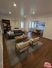 640 N Poinsettia Pl in Los Angeles, CA - Building Photo - Building Photo