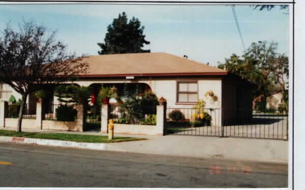 2523-2529 1/2 Bryce Rd. in El Monte, CA - Foto de edificio