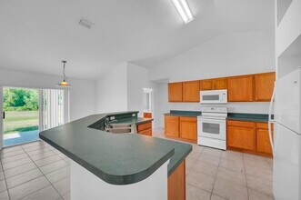446 SW S Quick Cir in Port St. Lucie, FL - Building Photo - Building Photo