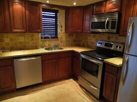 9440 SW 8th St in Boca Raton, FL - Building Photo