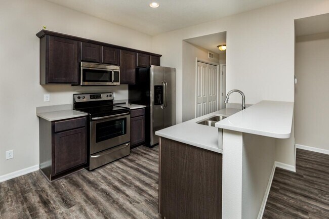 923 SE 10th Ln in Grimes, IA - Building Photo - Building Photo