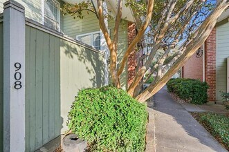 6220 Bentwood Trail in Dallas, TX - Foto de edificio - Building Photo