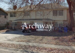 1427 E Willow Dr in Olathe, KS - Building Photo