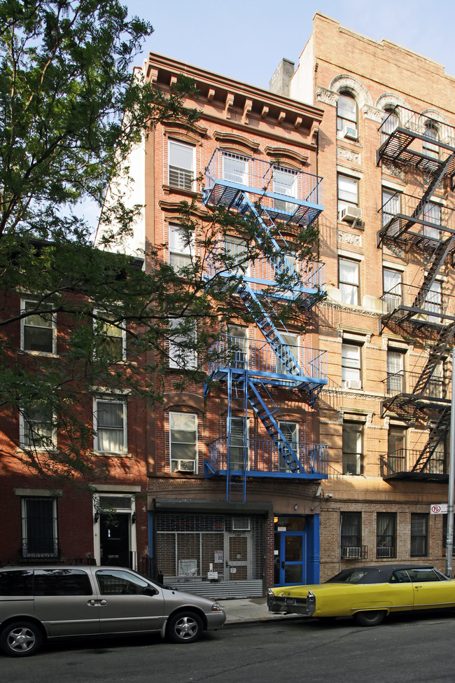 189 E Second St in New York, NY - Foto de edificio - Building Photo