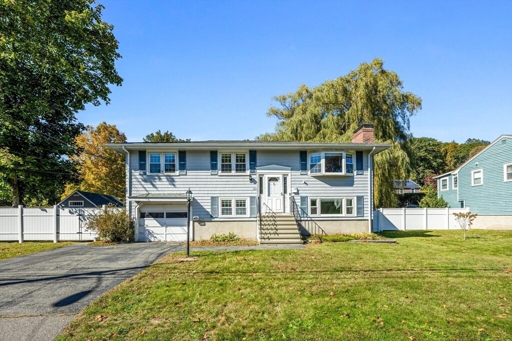 193 Bonham Rd in Dedham, MA - Building Photo