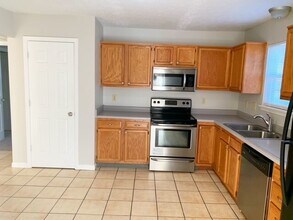 4532 Golden Meadow Ct in Indianapolis, IN - Foto de edificio - Building Photo