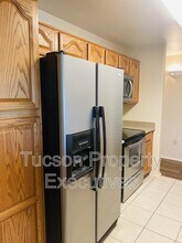 2550 E River Rd in Tucson, AZ - Building Photo - Building Photo