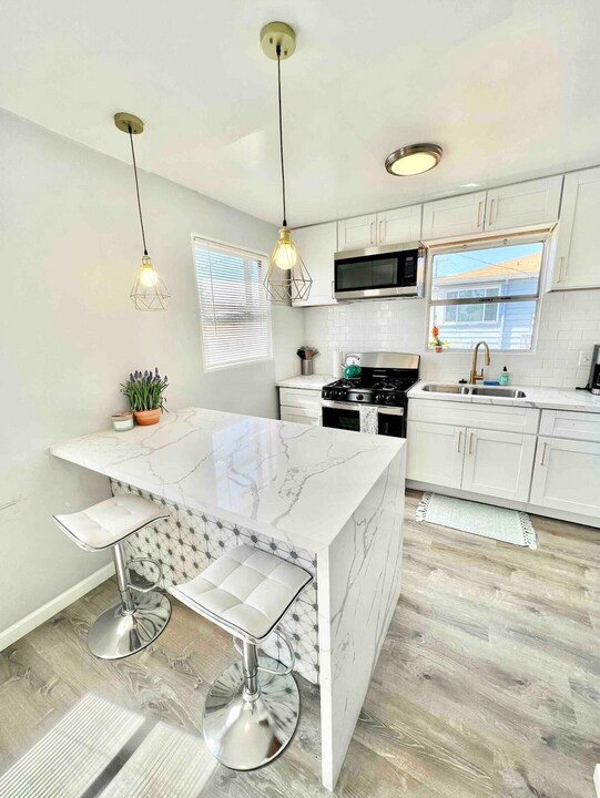 2325 Comstock St in San Diego, CA - Building Photo