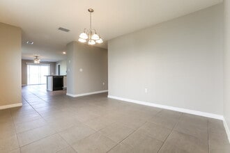 11437 Stone Pine St in Riverview, FL - Foto de edificio - Building Photo