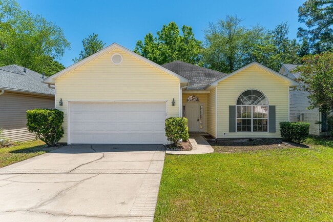 property at 1697 Glenwood Ct