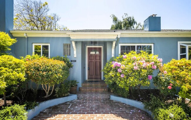 101 Bancroft Rd in Burlingame, CA - Building Photo - Building Photo