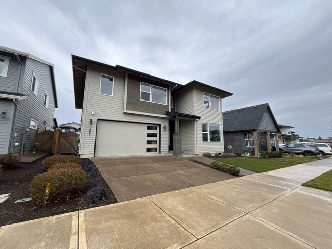 4023 SE 77th Ave in Hillsboro, OR - Building Photo - Building Photo